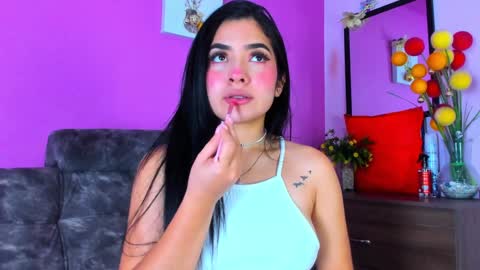 Snapshot of adara_johnson_ chatting on 01/15/25, 11:32 Adara Johnson online show from 01/15/25, 11:32