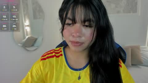 Snapshot of adarna13_ chatting on 07/07/26, 08:13 A D A R N A online show from 07/07/26, 08:13