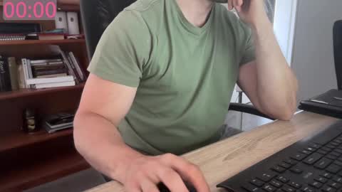 Snapshot of adb_1989 chatting on 02/03/25, 11:20 John online show from 02/03/25, 11:20