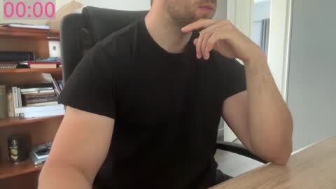 Snapshot of adb_1989 chatting on 02/06/25, 11:43 John online show from 02/06/25, 11:43