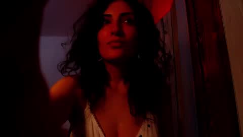 amy        online show from 03/10/25, 02:05