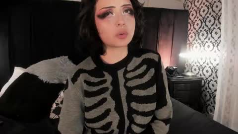 Ade  online show from 12/21/25, 07:37