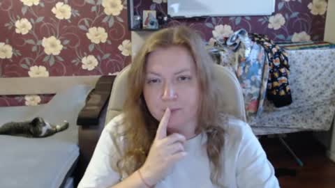 Snapshot of adel_redhead_ chatting on 07/15/26, 05:18 Adel online show from 07/15/26, 05:18