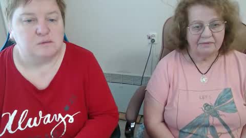 AdelAndSofia online show from 01/13/26, 09:47