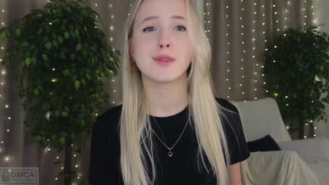 Adele online show from 02/02/25, 12:30