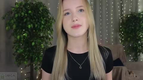 Adele online show from 02/11/25, 12:17