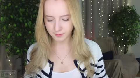 Adele online show from 02/24/25, 12:30