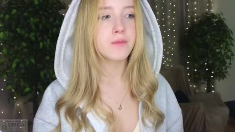 Adele online show from 02/28/25, 12:32