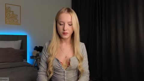 Adele online show from 11/21/25, 10:08