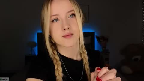 Adele online show from 02/15/26, 09:22