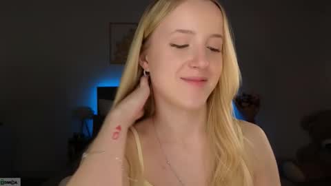 Adele online show from 02/23/26, 09:01