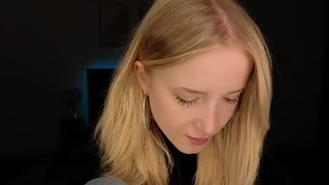 Snapshot of adele_armas chatting on 06/17/26, 08:54 Adele online show from 06/17/26, 08:54