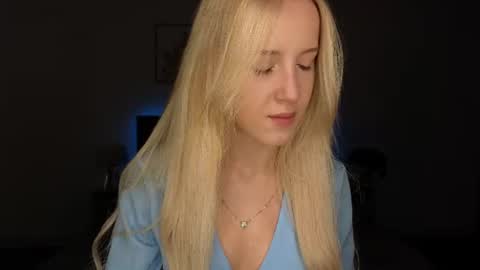 Snapshot of adele_armas chatting on 07/26/26, 09:21 Adele online show from 07/26/26, 09:21