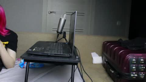 Snapshot of adele_fallen chatting on 05/17/26, 06:59 Kamala Adele online show from 05/17/26, 06:59