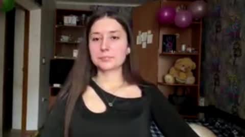 Snapshot of adeleapel chatting on 02/25/26, 07:18 Poly online show from 02/25/26, 07:18