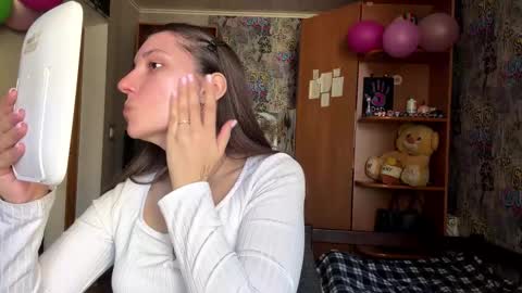 Poly online show from 03/13/26, 09:16