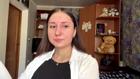 Poly online show from 04/12/26, 08:30