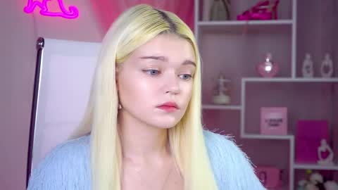 Adele  2200 -700  1000  UTCGMT 100 online show from 04/20/26, 01:52