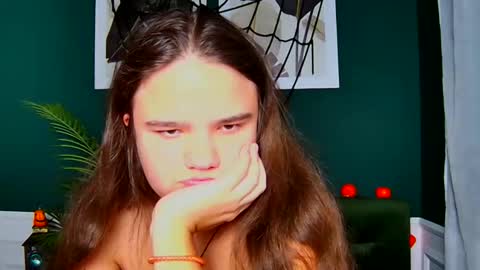 adelecruzz online show from 10/31/25, 08:26