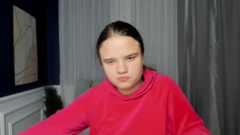 Snapshot of adelecruzz chatting on 01/07/26, 01:02 adelecruzz online show from 01/07/26, 01:02