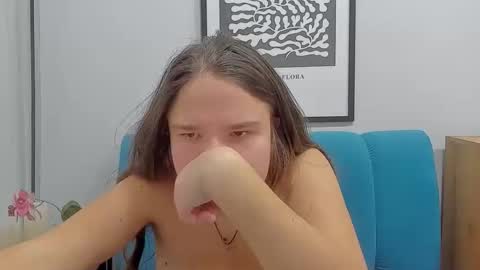 Snapshot of adelecruzz chatting on 01/16/26, 01:26 adelecruzz online show from 01/16/26, 01:26