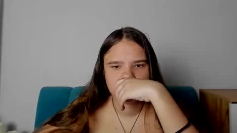 adelecruzz online show from 06/10/26, 12:04