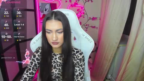 Snapshot of adeleluu chatting on 11/24/25, 01:27 Adel online show from 11/24/25, 01:27