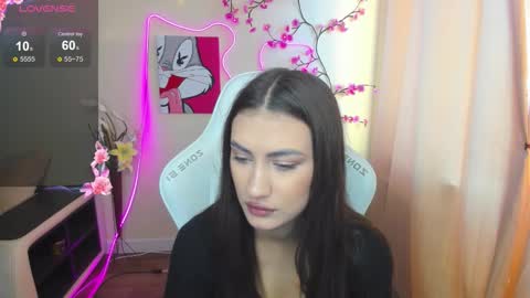 Snapshot of adeleluu chatting on 11/29/25, 03:20 Adel online show from 11/29/25, 03:20