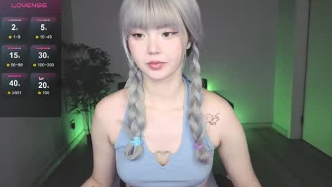 adelina__flower online show from 04/22/26, 01:52