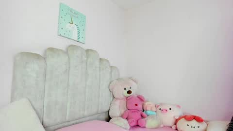 Snapshot of adeline1__ chatting on 04/22/26, 03:46 dahia online show from 04/22/26, 03:46