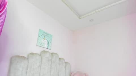 Snapshot of adeline1__ chatting on 04/25/26, 02:14 dahia online show from 04/25/26, 02:14