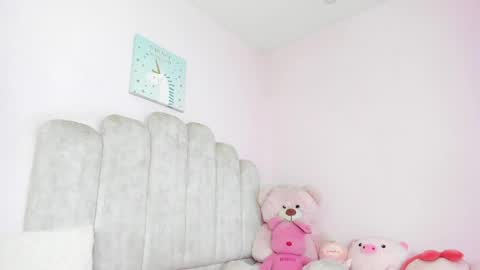 Snapshot of adeline1__ chatting on 04/28/26, 04:45 dahia online show from 04/28/26, 04:45