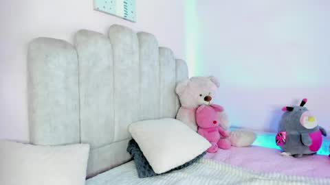 Snapshot of adeline1__ chatting on 06/27/26, 04:34 dahia online show from 06/27/26, 04:34