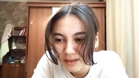 Snapshot of adelinehaefner chatting on 11/26/25, 03:13 Anna online show from 11/26/25, 03:13