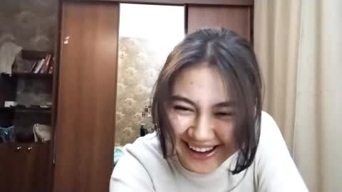 Snapshot of adelinehaefner chatting on 11/27/25, 05:04 Anna online show from 11/27/25, 05:04