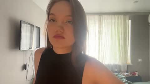 Mia online show from 07/28/26, 12:48