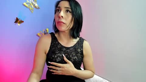 Snapshot of adellelennox_cg chatting on 01/11/25, 05:29 Adelle online show from 01/11/25, 05:29