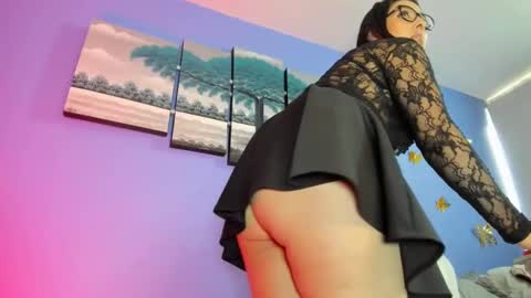 Snapshot of adellelennox_cg chatting on 01/27/25, 05:15 Adelle online show from 01/27/25, 05:15