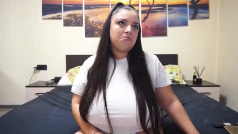 Adellineee online show from 01/30/25, 09:58