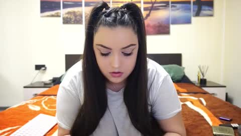 Adellineee online show from 02/20/25, 10:37