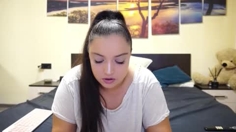 Adellineee online show from 11/03/25, 09:48