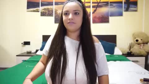 Adellineee online show from 11/25/25, 09:59