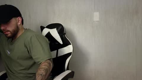 Ades online show from 10/24/25, 12:01