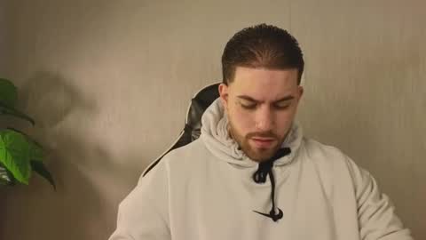 Ades online show from 11/08/25, 12:05