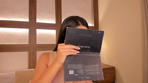 Snapshot of adhara_black01 chatting on 05/17/26, 01:29 Adhara online show from 05/17/26, 01:29