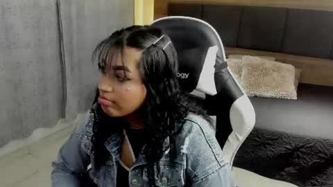 Snapshot of adhara_messy chatting on 07/17/26, 02:02 ADHARA MESSY online show from 07/17/26, 02:02