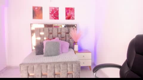 ADHARA online show from 04/10/26, 02:44