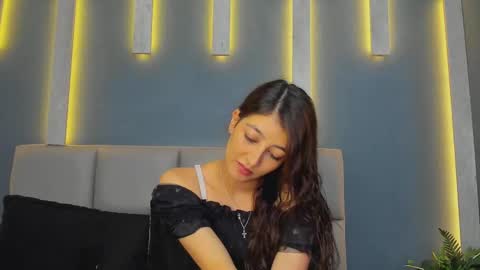 Snapshot of adharahamilton chatting on 09/14/25, 07:02 Adhara Hamilton online show from 09/14/25, 07:02