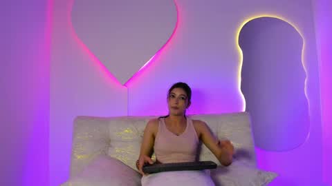 adhara online show from 04/20/26, 08:21