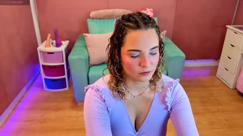 Snapshot of adharawo chatting on 01/13/26, 12:43 Adhara online show from 01/13/26, 12:43